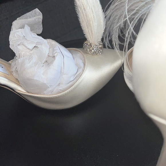 Jimmy Choo Ivory Satin Feather Crystal Heels – Rare & Sold Out | Size 37.5 - Picture 7 of 16